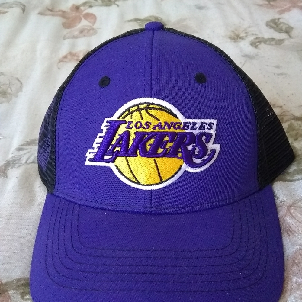 Lakers trucker snapback